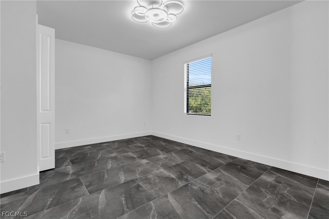 109/111  Harry Avenue