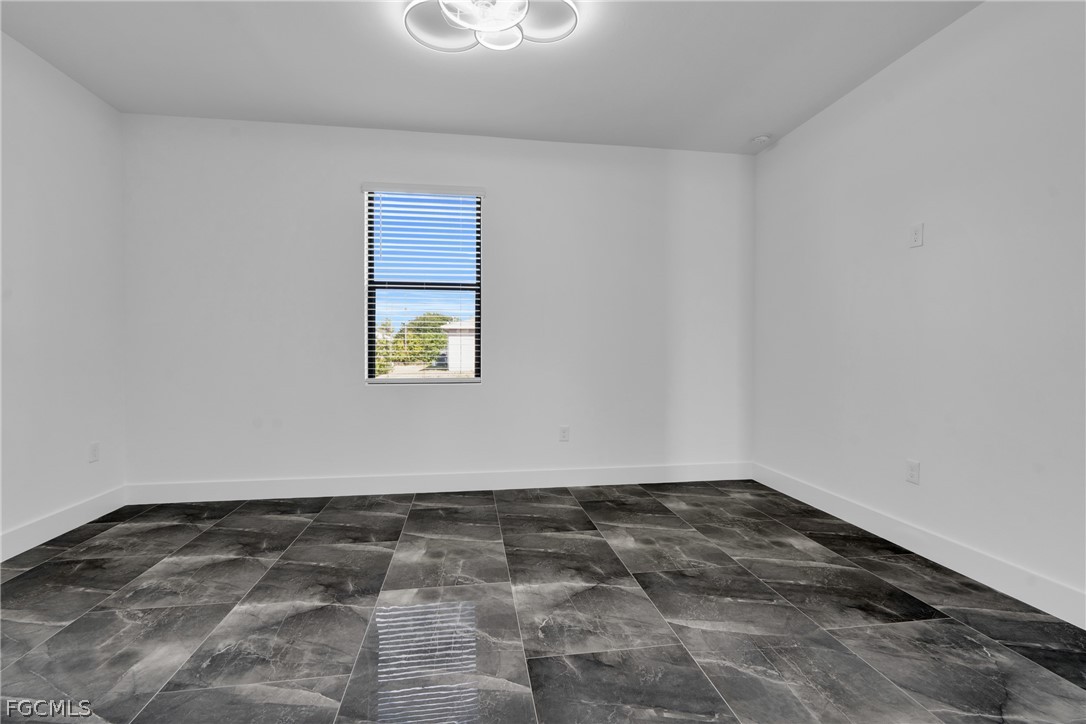 109/111  Harry Avenue