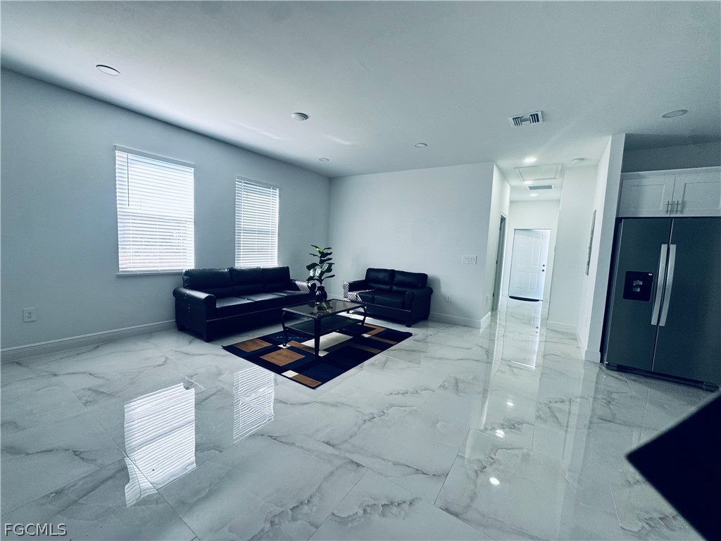 237/239  Milwaukee Boulevard