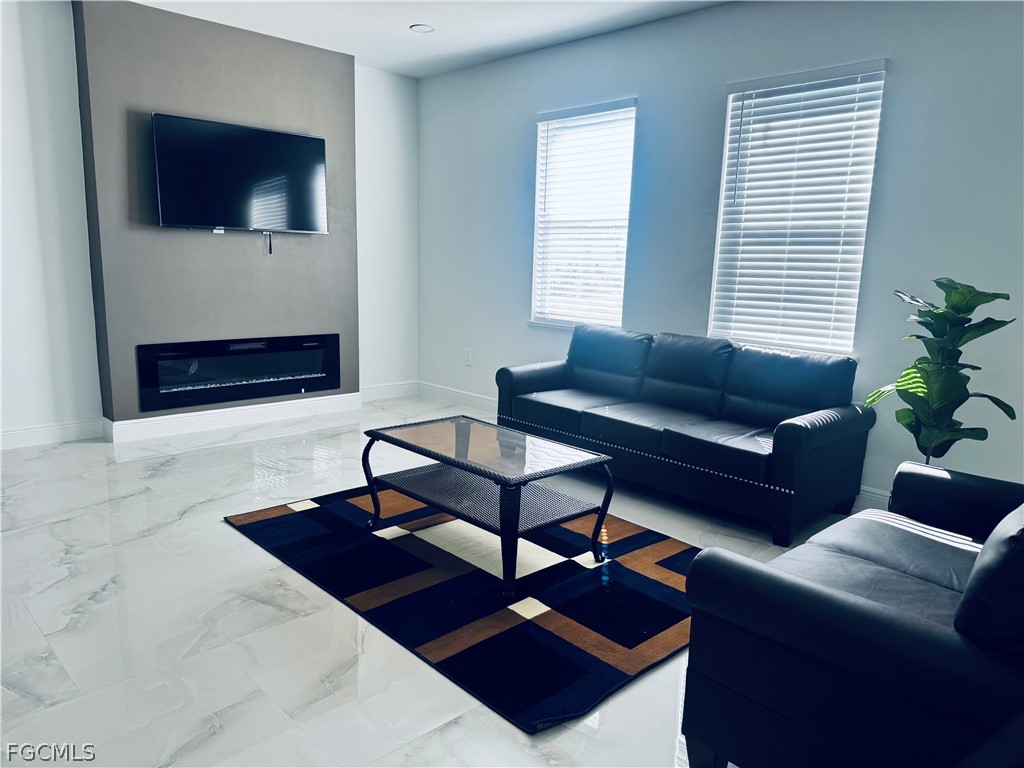 237/239  Milwaukee Boulevard