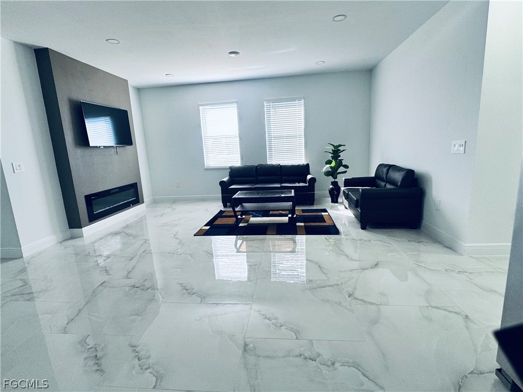 237/239  Milwaukee Boulevard