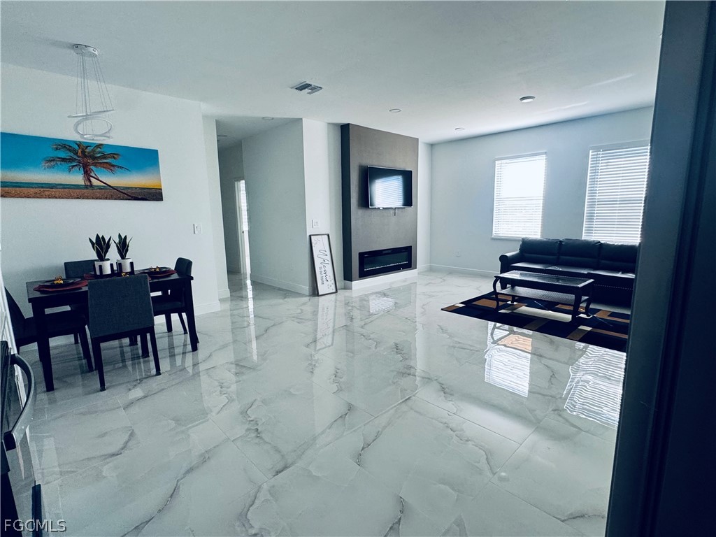 237/239  Milwaukee Boulevard