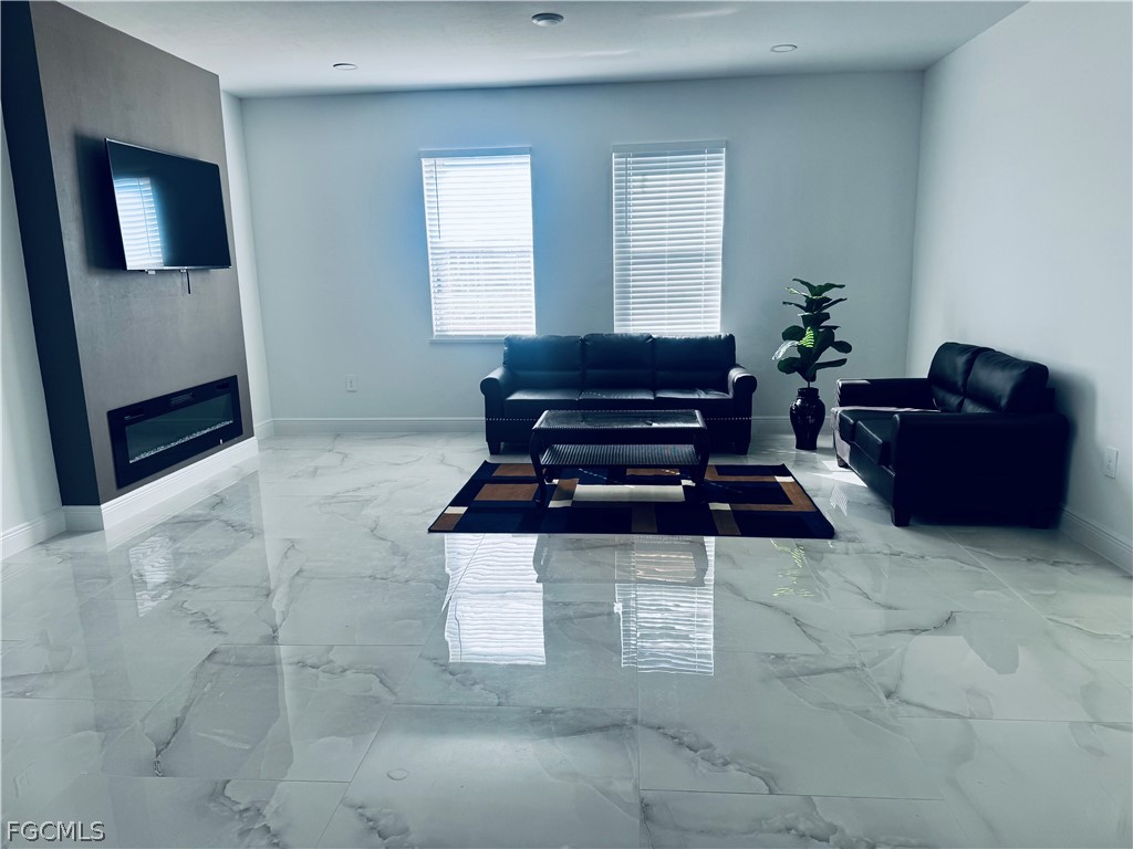 237/239  Milwaukee Boulevard