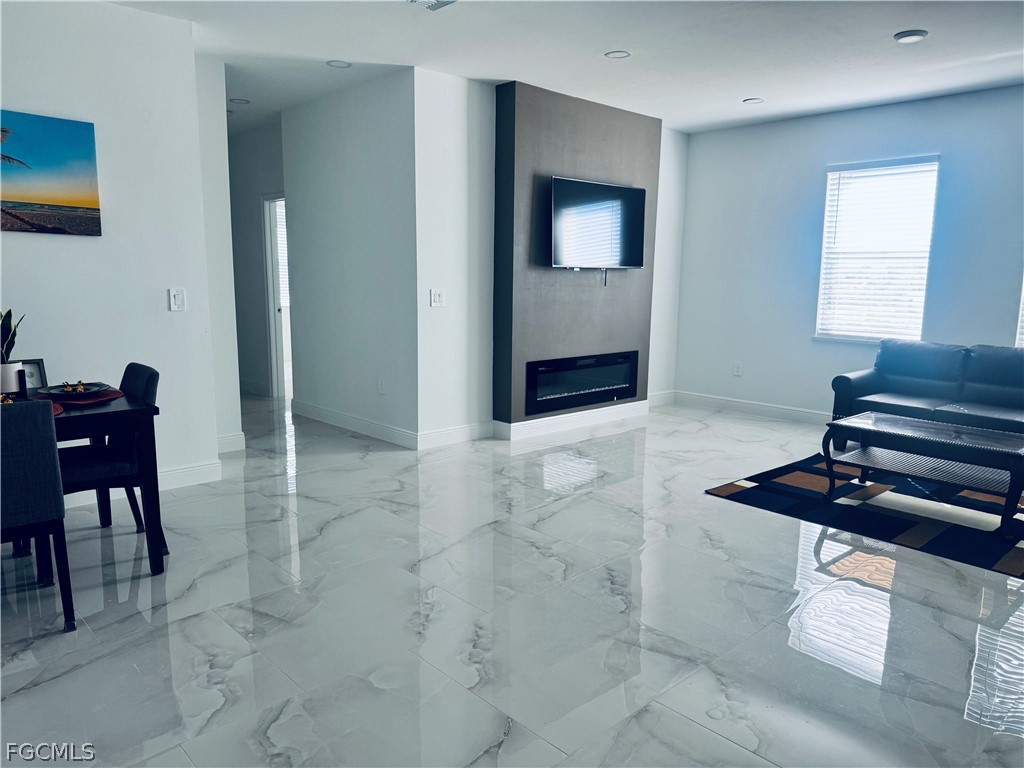 237/239  Milwaukee Boulevard