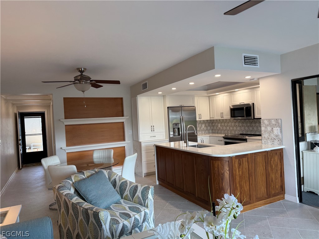 5850 Trailwinds Drive, Apt 713