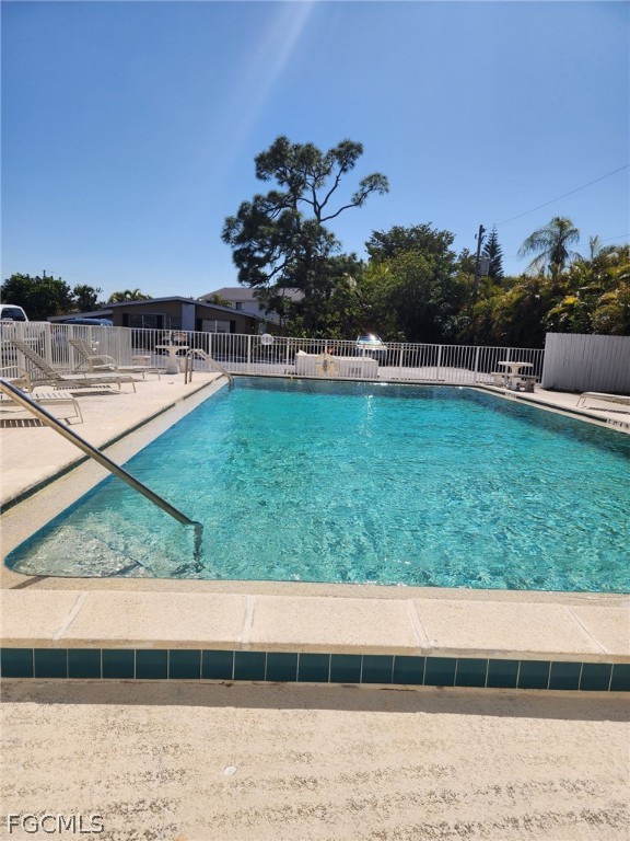 4906 Victoria Drive, Apt 404