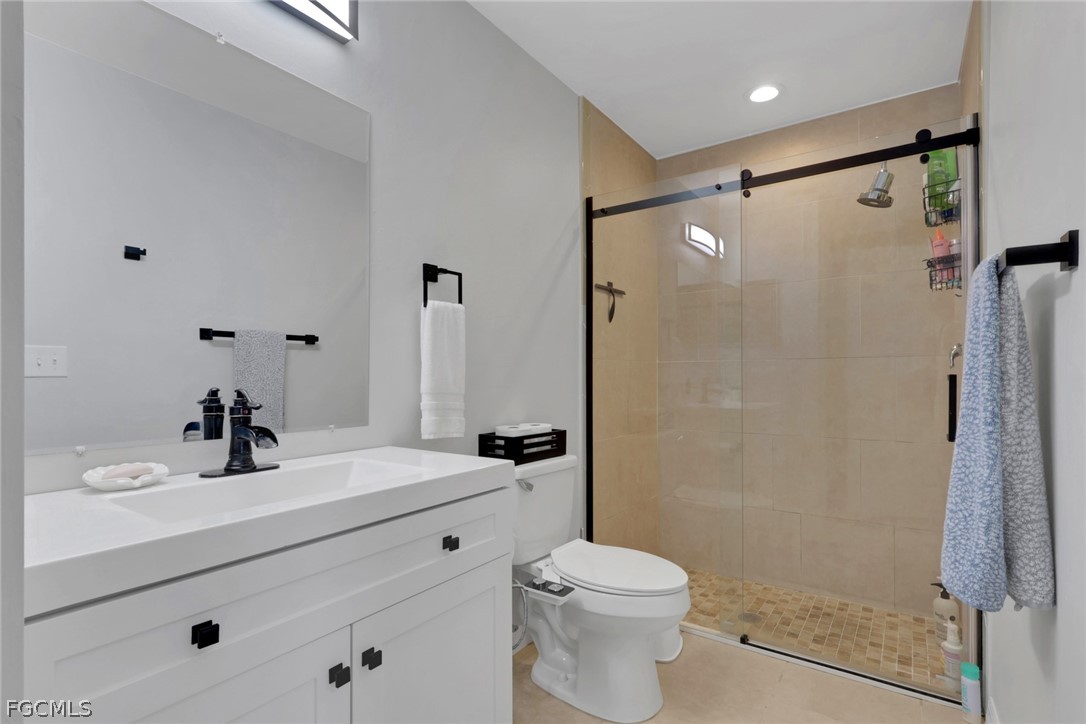 702/704 SE 6th Terrace