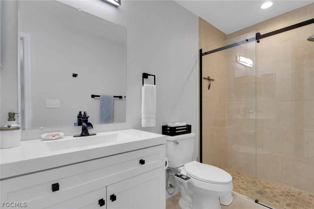 702/704 SE 6th Terrace