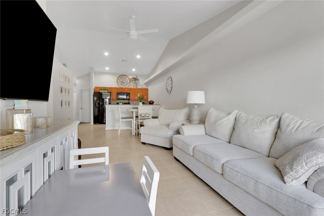 702/704 SE 6th Terrace