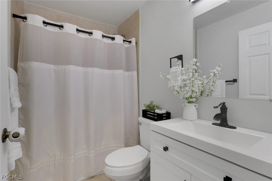 702/704 SE 6th Terrace