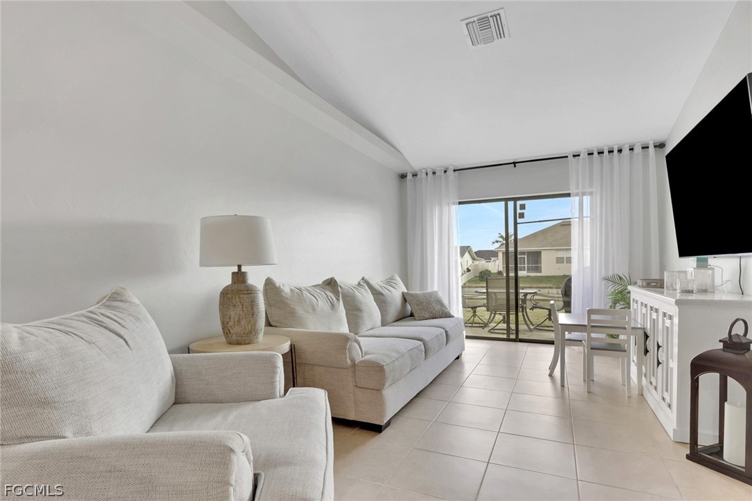 702/704 SE 6th Terrace