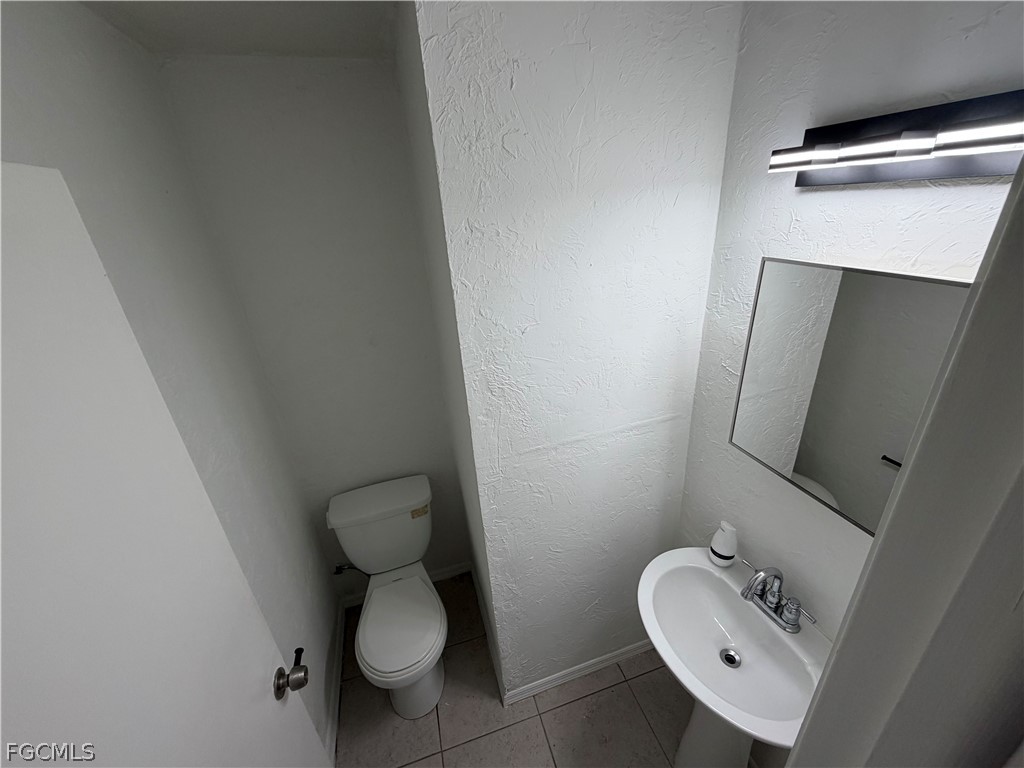 7510 / 7512  Field Road