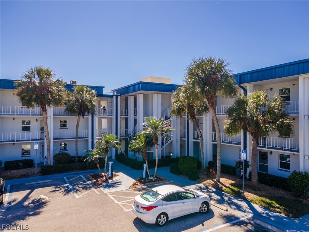 1724 Pine Valley Drive, Apt 318