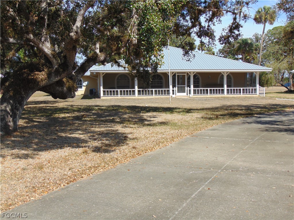 1092 Riverbend Drive