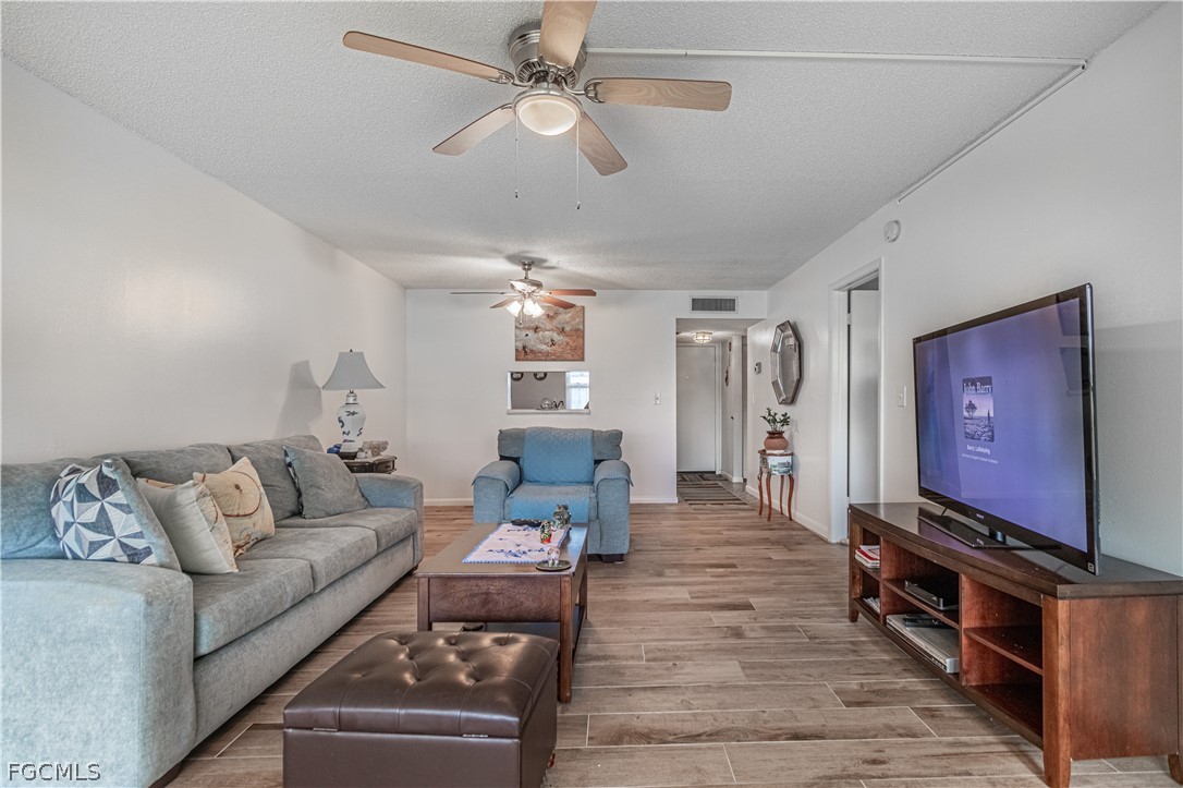 1580 Pine Valley Drive, Apt 103