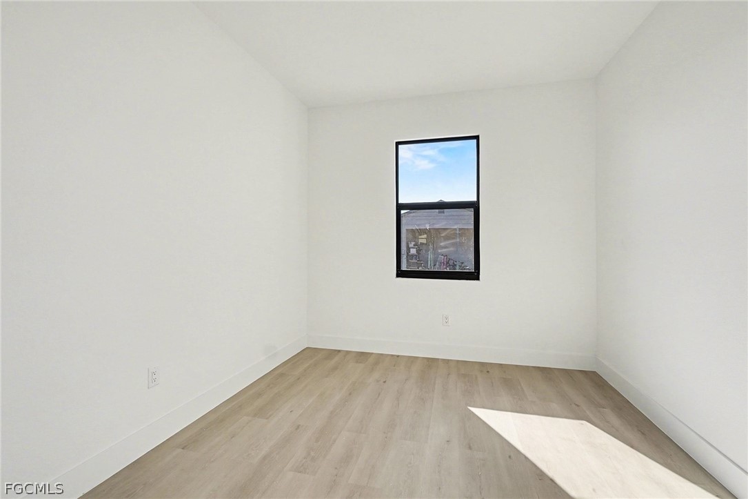 438/440  Charwood Avenue