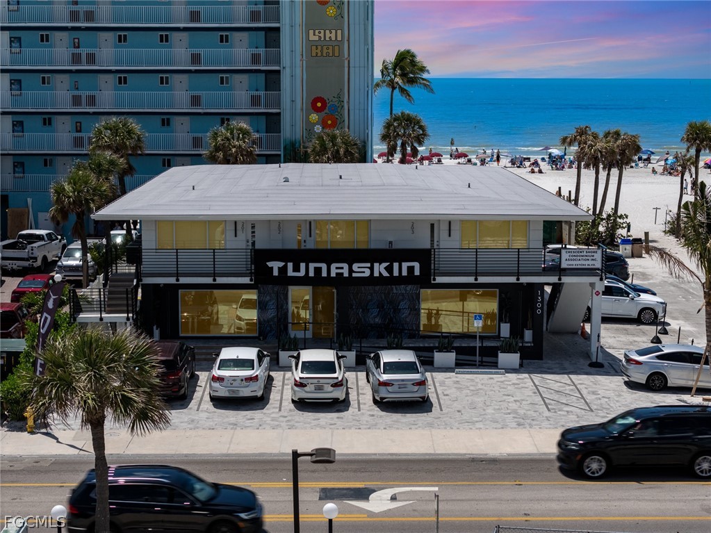 1300 Estero Boulevard, Apt 205