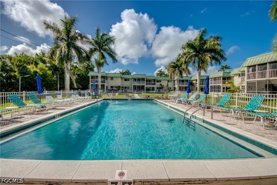 6725 Winkler Road, Apt B-202