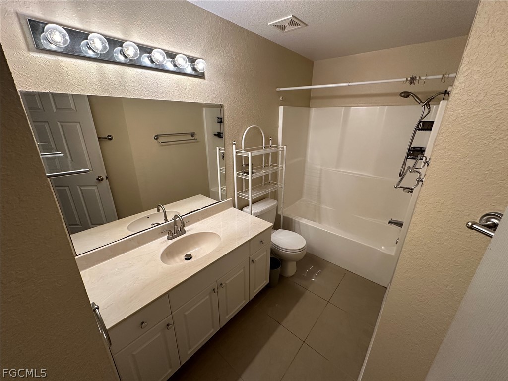 5548/5550  Birdsong Lane