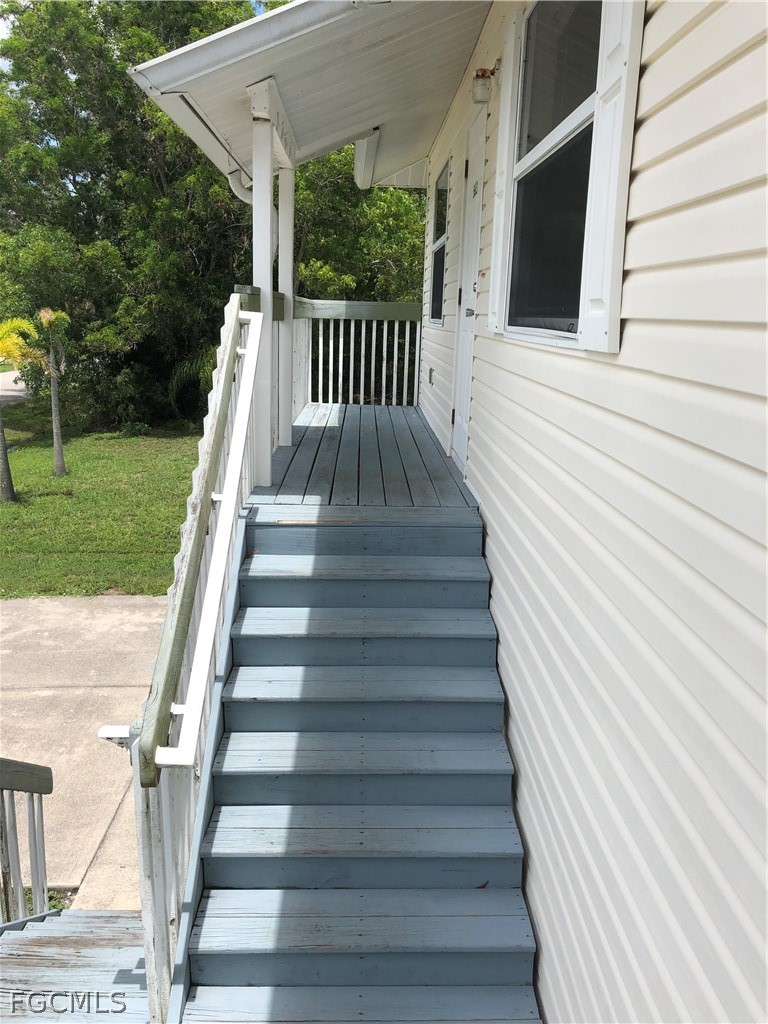 5613/5615  Birdsong Lane