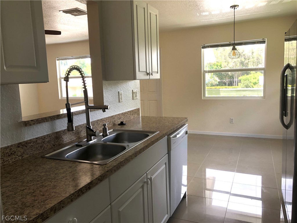 5613/5615  Birdsong Lane