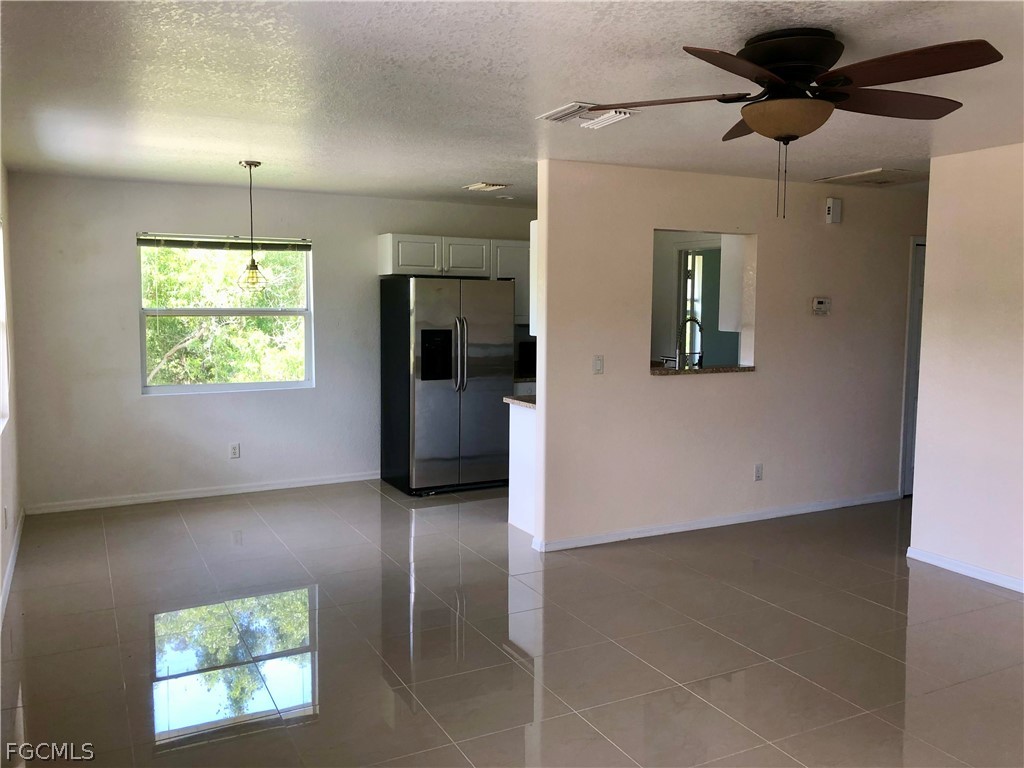 5613/5615  Birdsong Lane