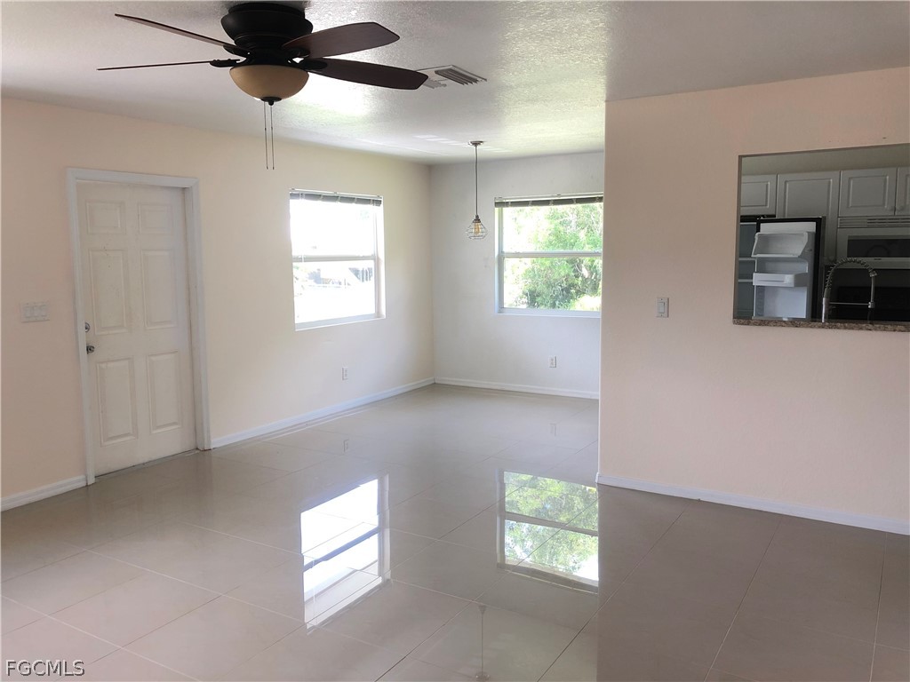 5613/5615  Birdsong Lane