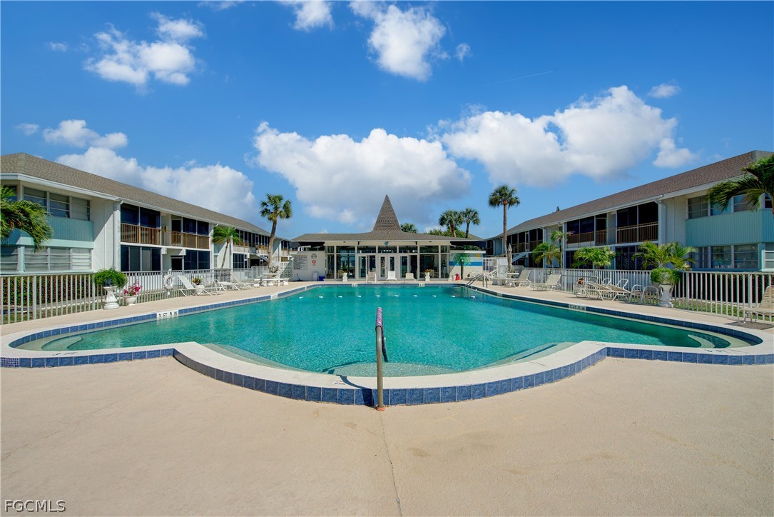 402 SE 42nd Terrace, Apt 3