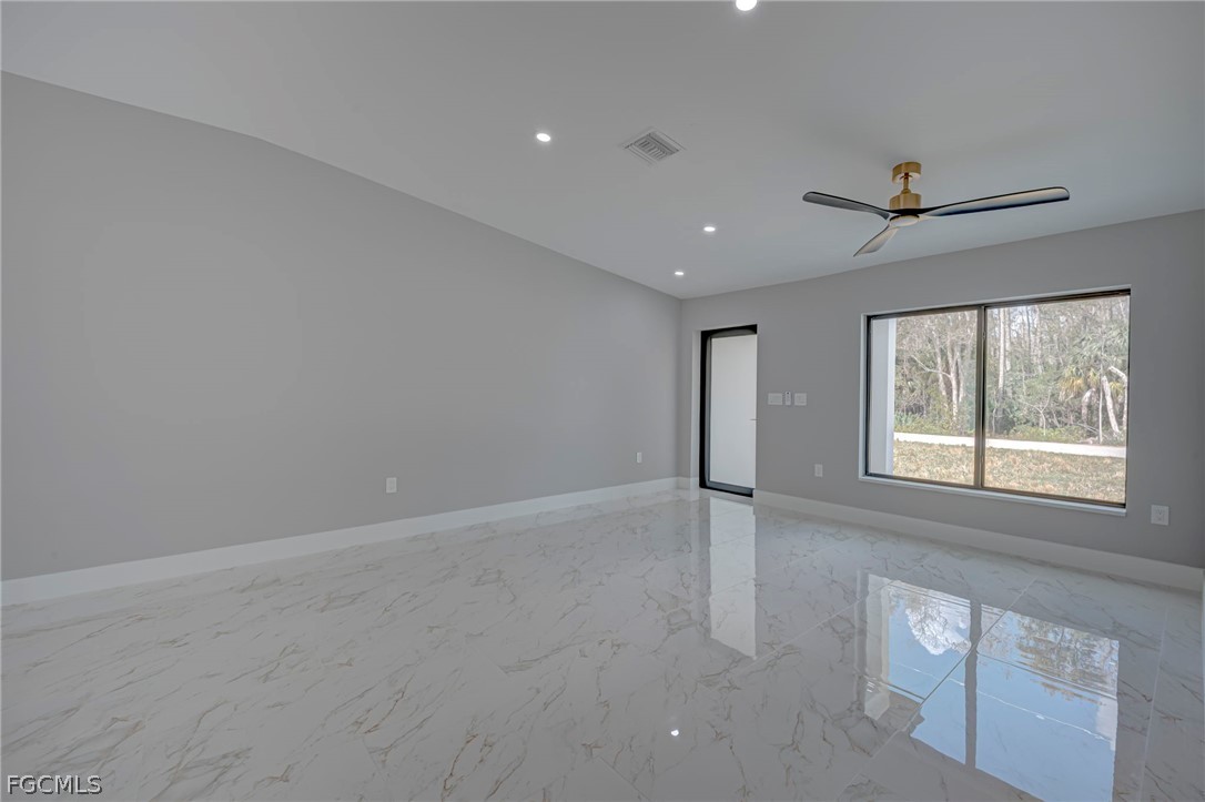 546/548  Nimitz Boulevard