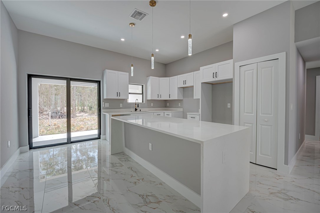 546/548  Nimitz Boulevard