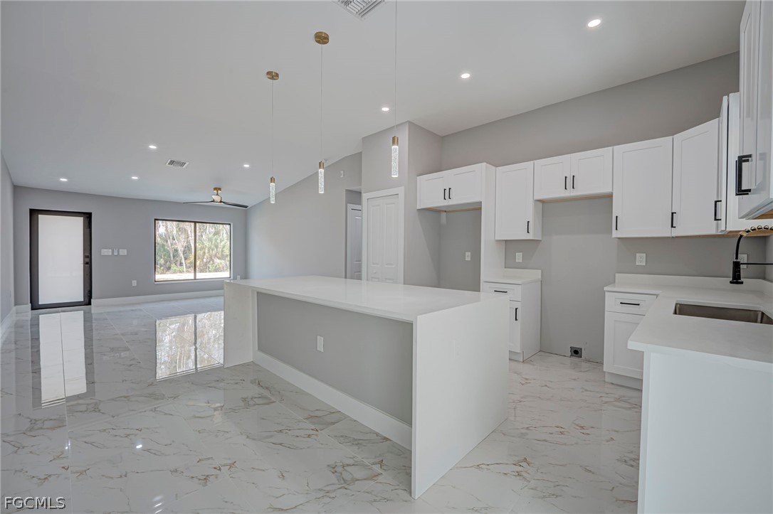 546/548  Nimitz Boulevard