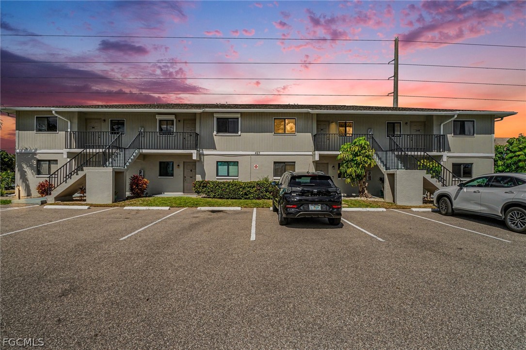 423 Cape Coral Parkway, Apt 203 (207)