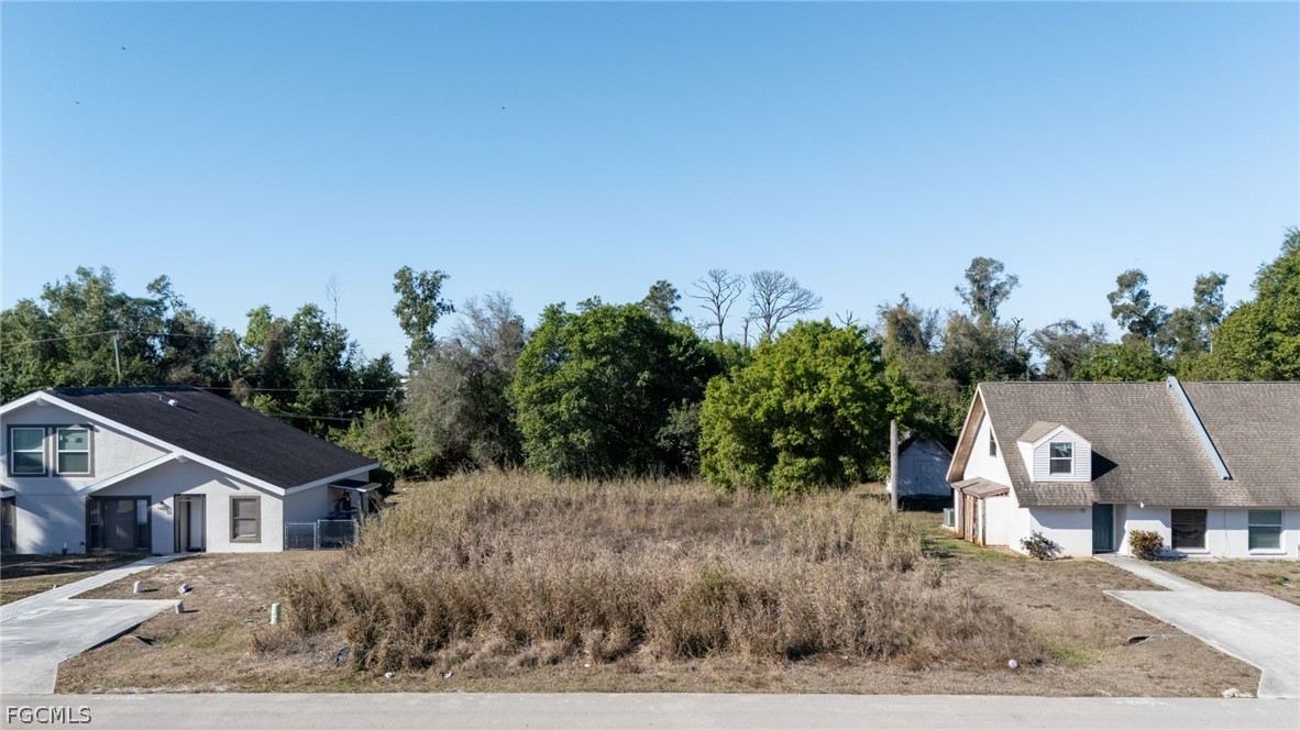 17454/456  Dumont Drive