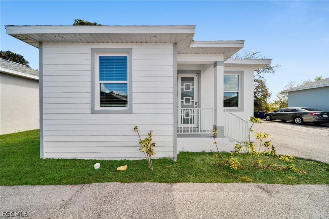 26961 N RIVERSIDE Drive