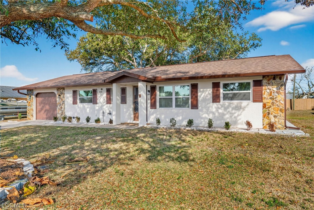 876  Linnaen Terrace