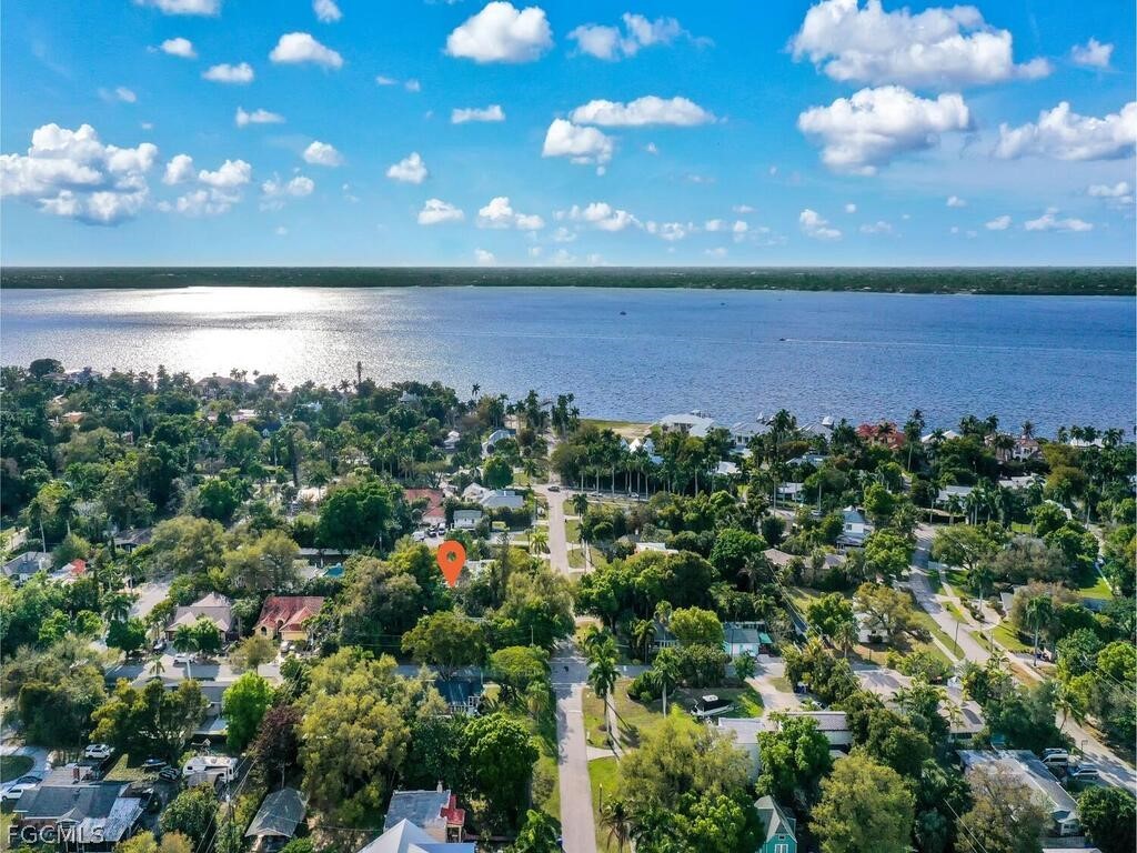 1446 Poinciana Avenue