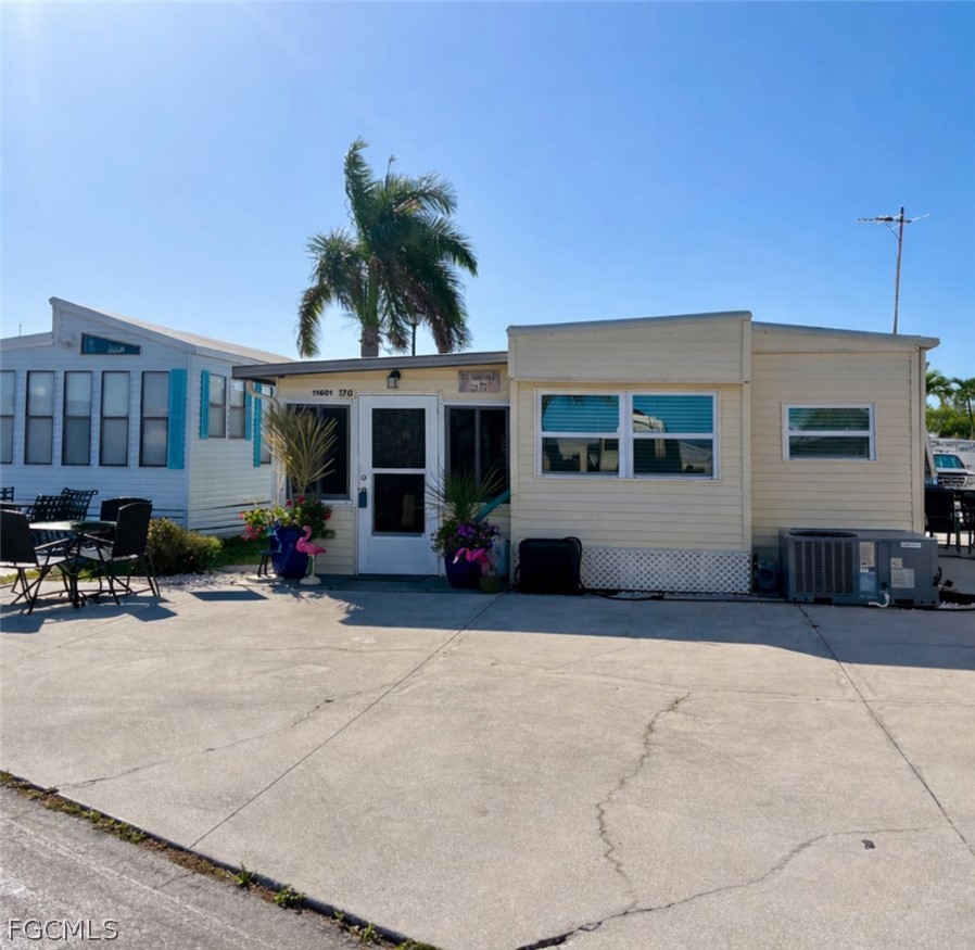 11601 Valleyview Drive