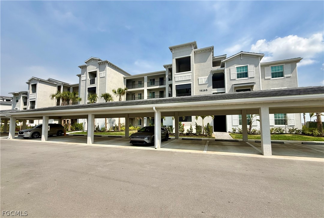 15285  Green Acres, Apt 415