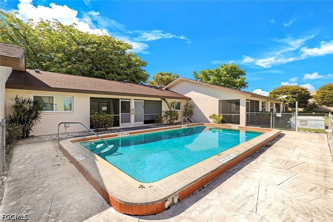 4611 SE 5th Place, Apt 6