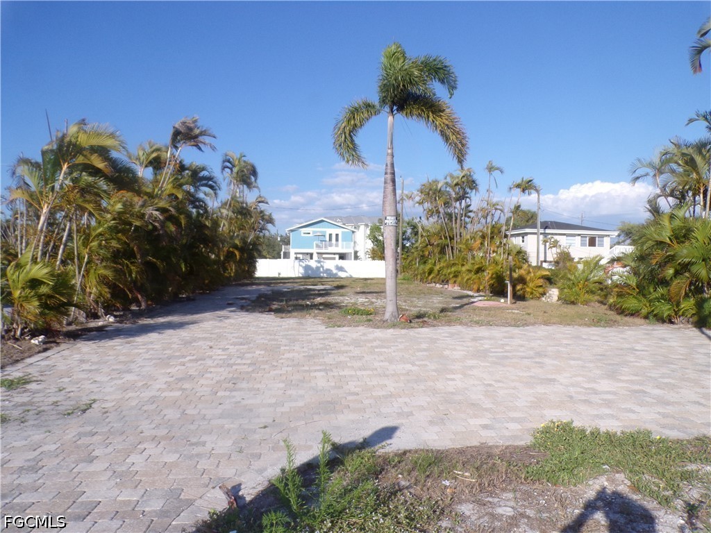 5865  Estero Boulevard