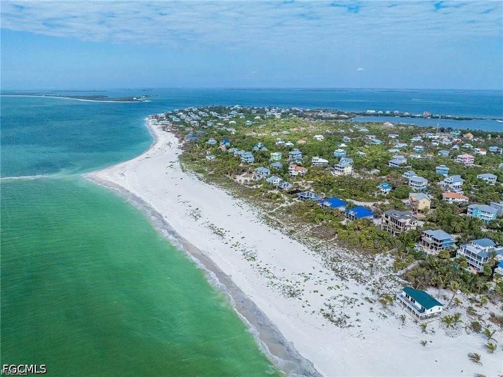 484  Gulf Bend Drive