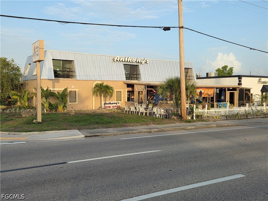 1303 Del Prado Boulevard