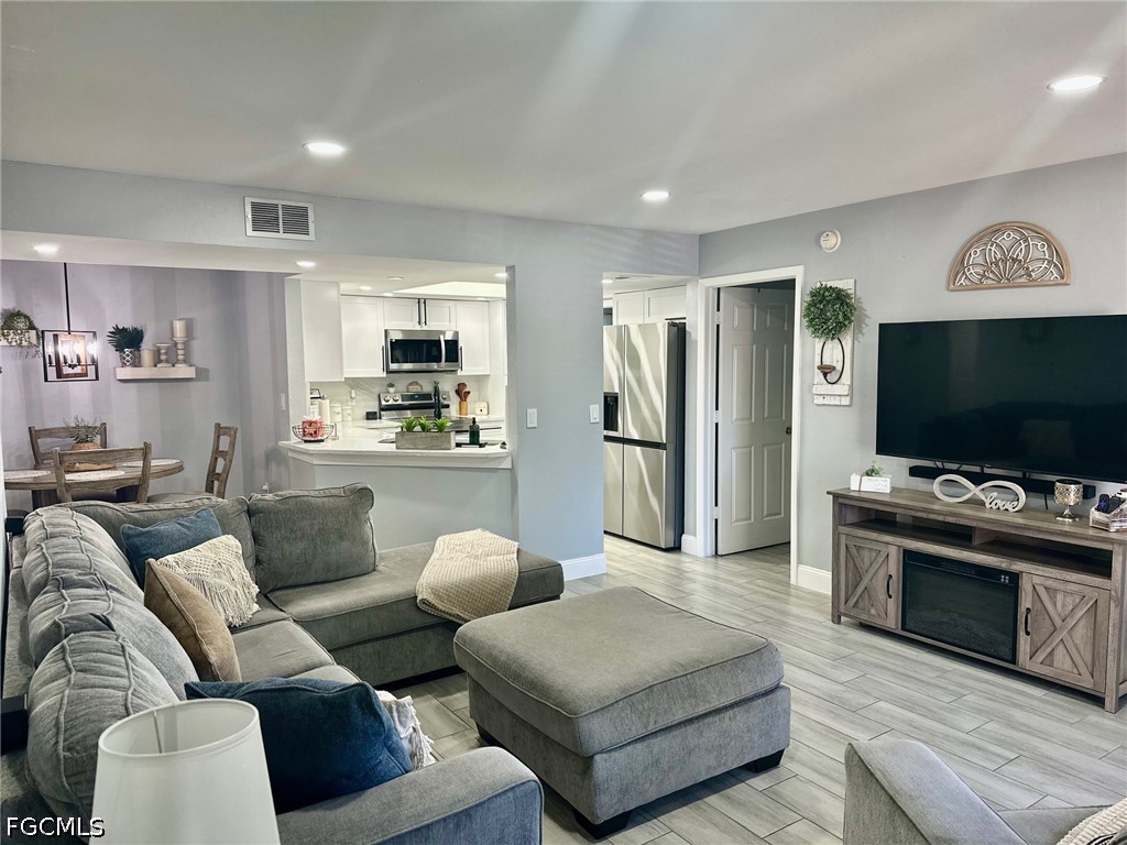 3100  Seasons Way, Apt 108