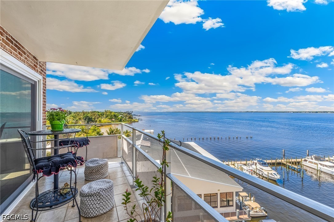 2350 W 1st Street, Apt 801