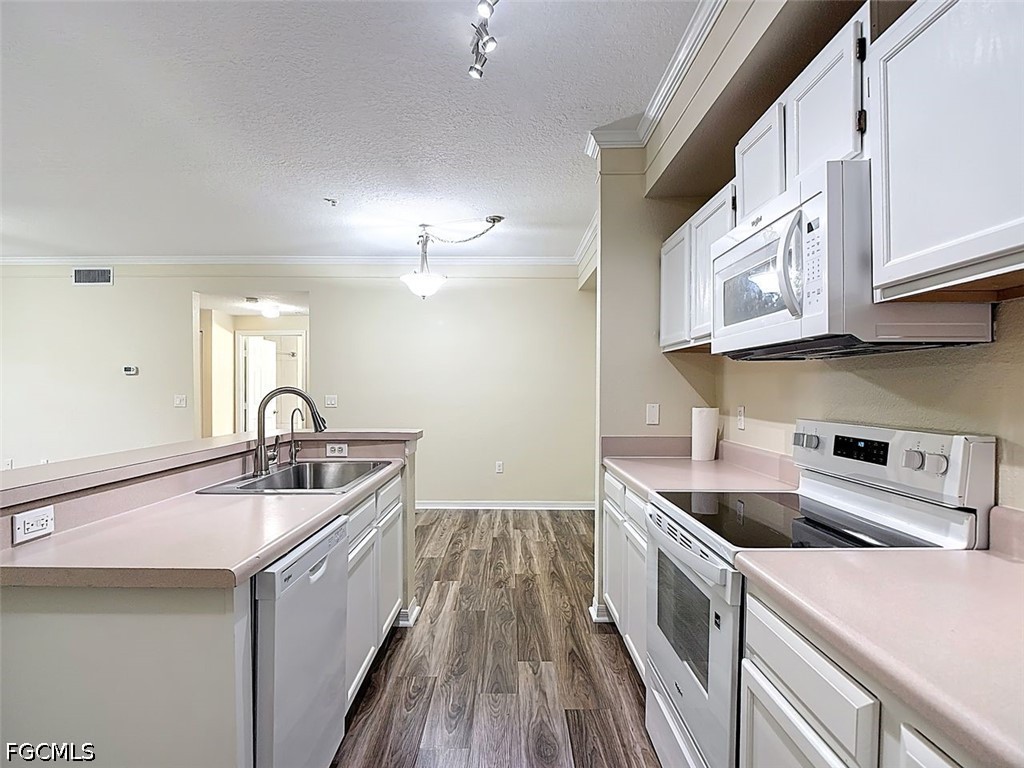 11571  Villa Grand, Apt 615