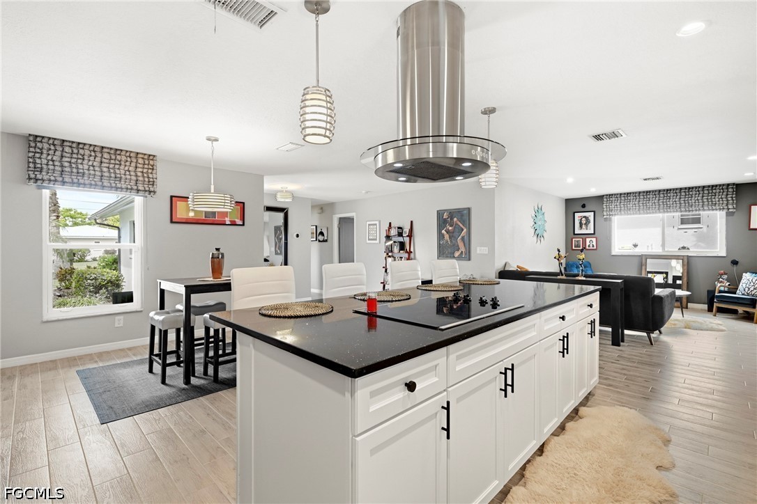 2124  Saint Croix Avenue