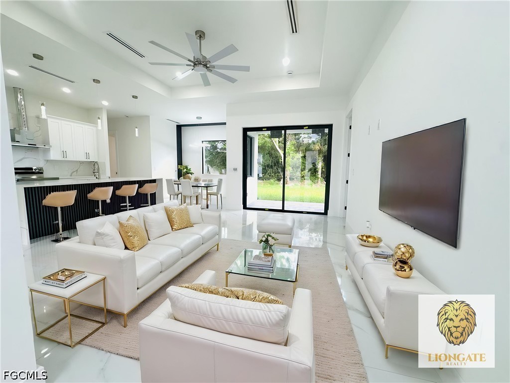 1221  Milwaukee Boulevard