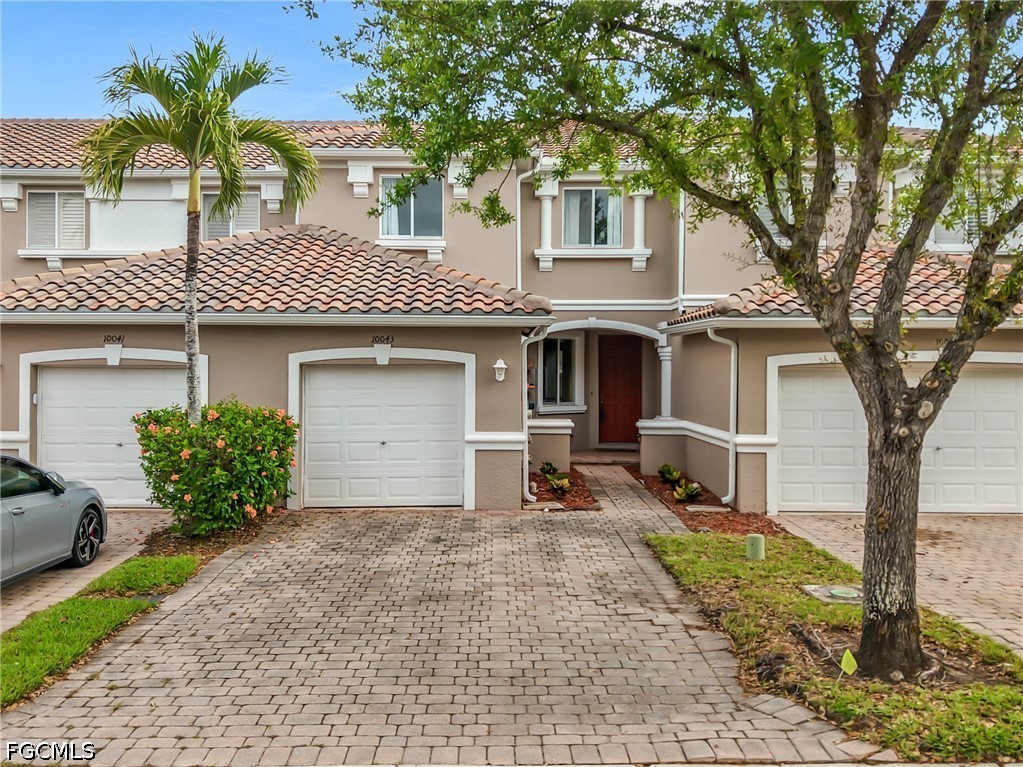 10043  Salina Street