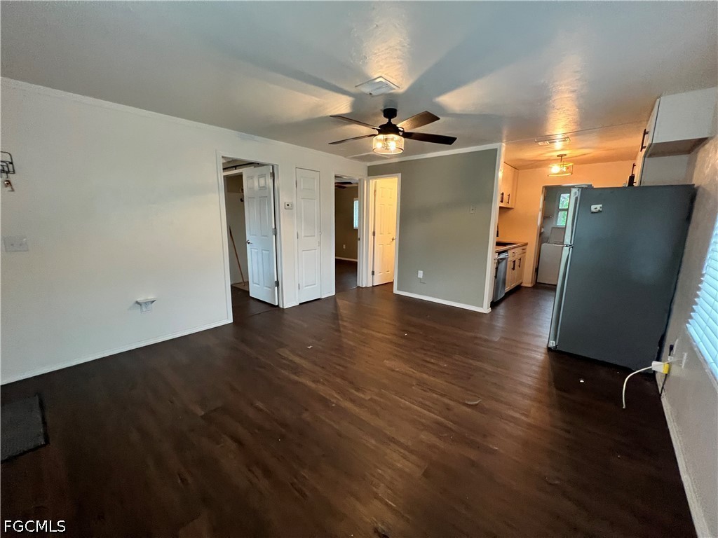 19113/115  Holly Road