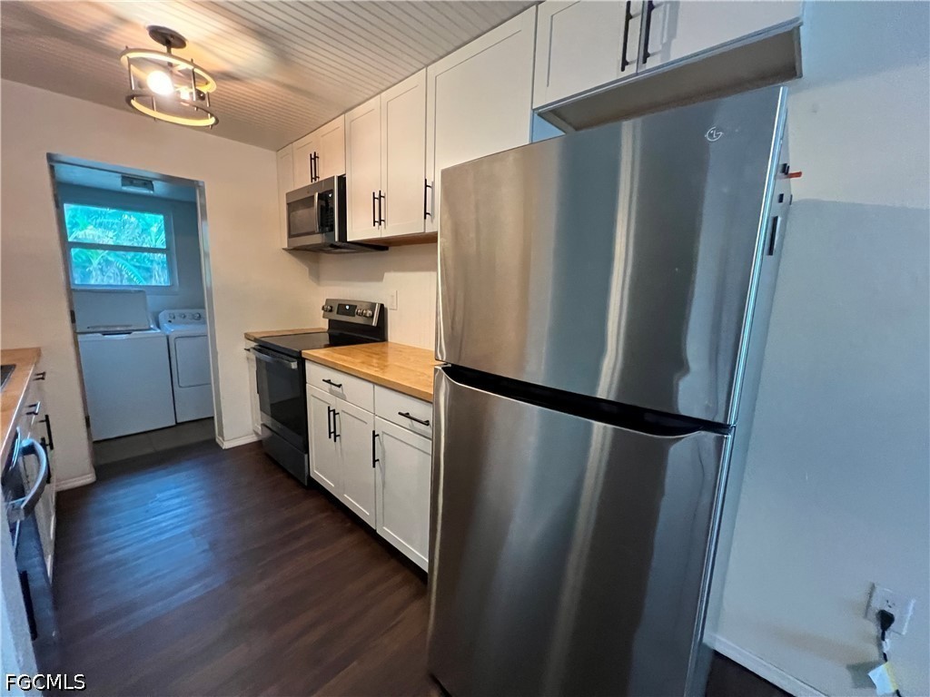 19113/115  Holly Road